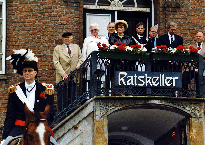 Empfang vor dem alten Rathaus 98
