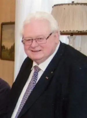 von Hielmcrone, Dr. Ulf