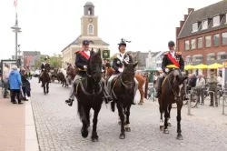 Abmarsch-vom-alten-Rathaus-2013